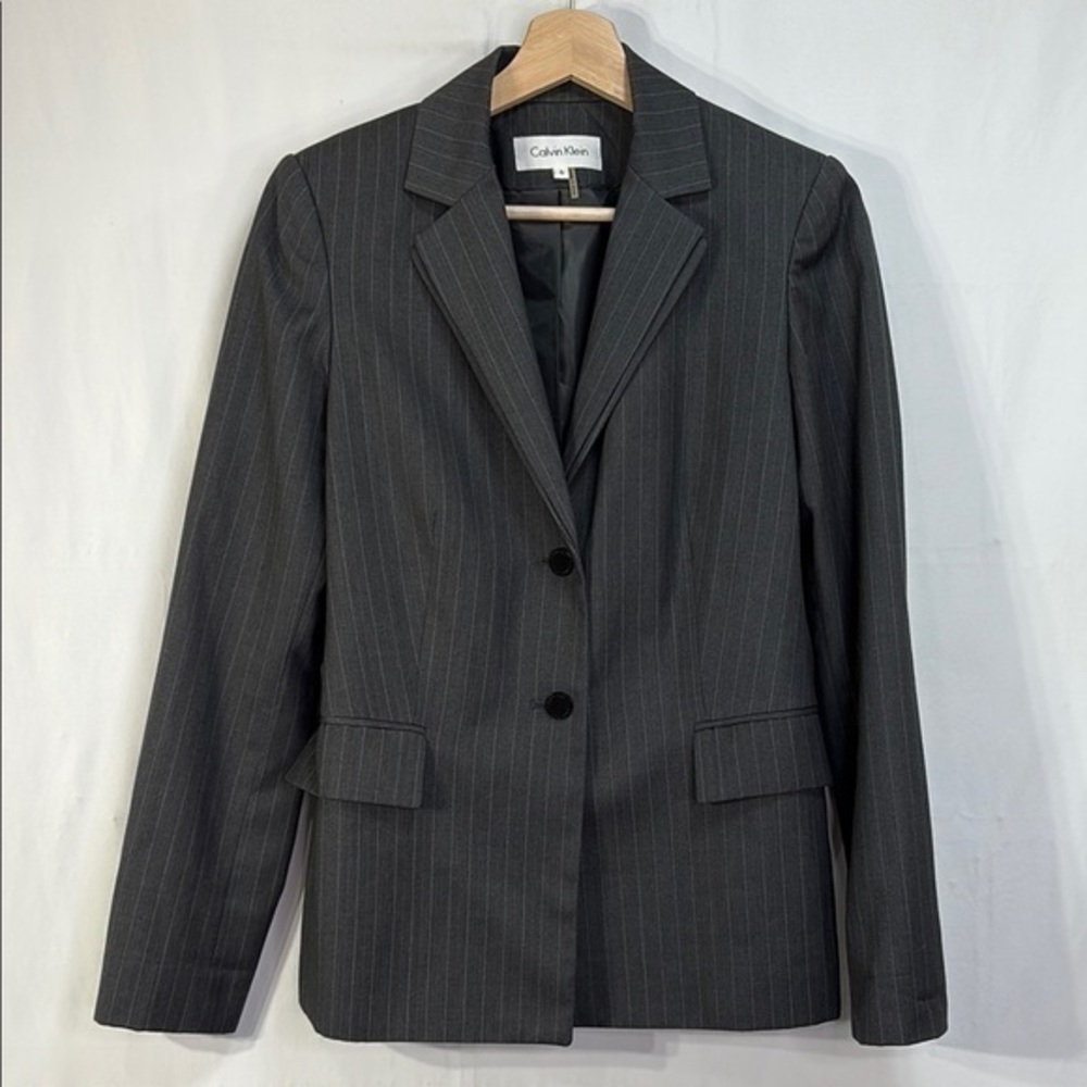 🛹 Calvin Klein Women's Gray Pinstripe two button Blazer